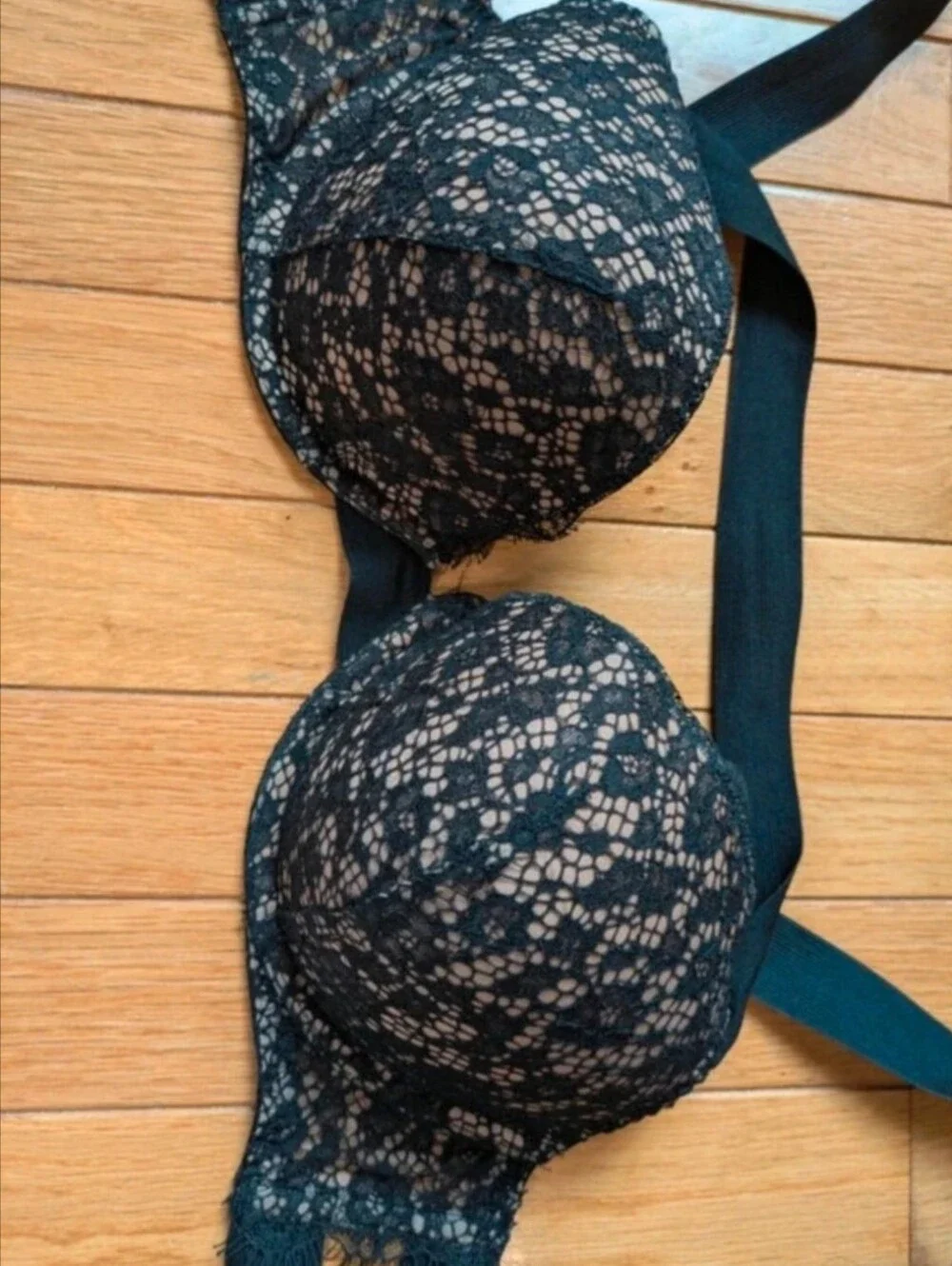 Victoria's Secret Very Sexy push-up bra 34D